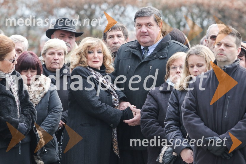  Tereza Kesovija, pevka;  ... Zadnje slovo od Simone Weiss