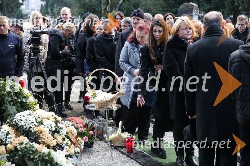 Zadnje slovo od Simone Weiss