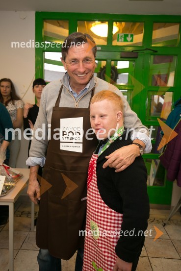  Borut Pahor, predsednik Republike Slovenije;  ... Borut Pahor peče božično pecivo za otroke