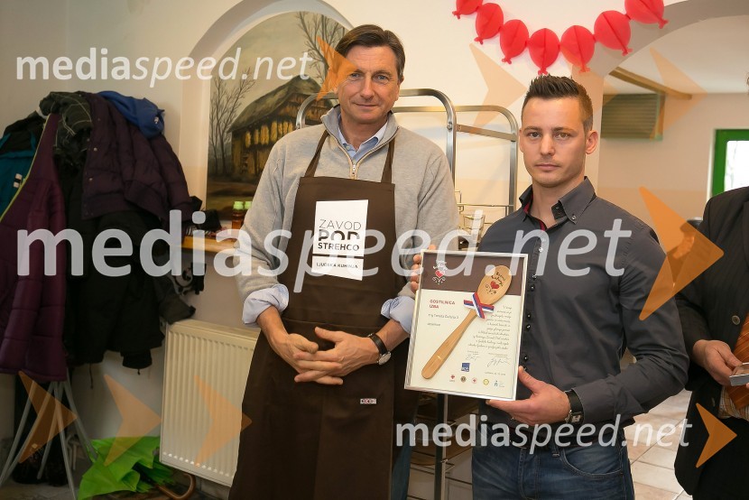  Borut Pahor, predsednik Republike Slovenije;  ... Borut Pahor peče božično pecivo za otroke