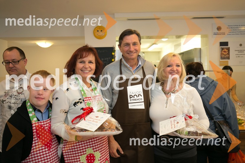  ... ; dr.  Valerija Bužan, direktorica VDC Dolfke Boštjaničič;  Borut Pahor, predsednik Republike Slovenije;  Olga  Rupnik Krže, ravnateljica Doma Manči BeličeveBorut Pahor peče božično pecivo za otroke