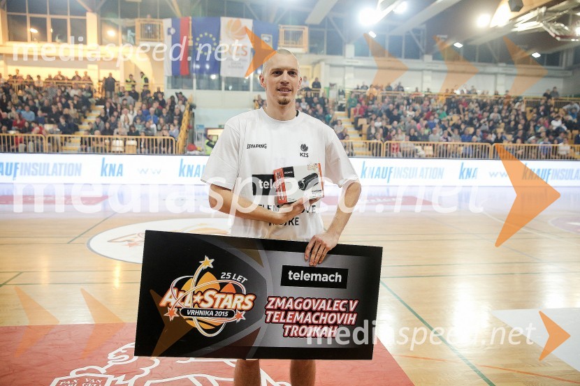  Miha Vašl, košarkar, zmagovalec v metanju trojkAll stars 2015