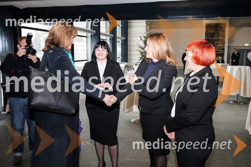  ... ;  Nataša  Luša, Delo d.o.o., prokuristka; mag. Irma Gubanec, predsednica uprave Delo d.d.;  Mateja Babič Stermecki, odgovorna urednica časopisa DeloDelova osebnost leta 2015 je Jure Poglajen