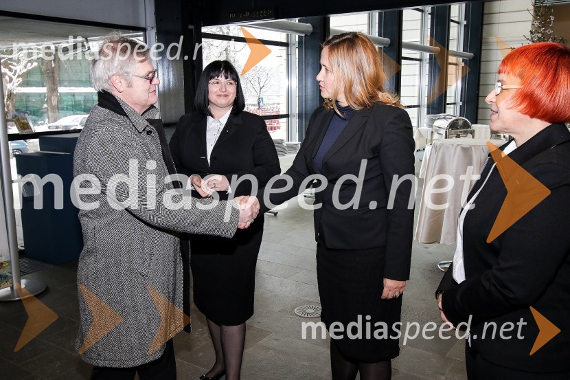  Boris Štefanec, predsednik Komisije za preprečevanje korupcije;  Nataša  Luša, Delo d.o.o., prokuristka; mag. Irma Gubanec, predsednica uprave Delo d.d.;  Mateja Babič Stermecki, odgovorna urednica časopisa DeloDelova osebnost leta 2015 je Jure Poglajen