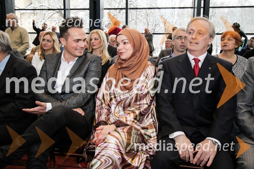  Jure  Poglajen, zobozdravnik;  Faila  Pašič Bišić, direktorica dobrodelnega društva Up Jesenice;  dr. Edvard  Kobal, direktor Slovenske znanstvene fundacijeDelova osebnost leta 2015 je Jure Poglajen