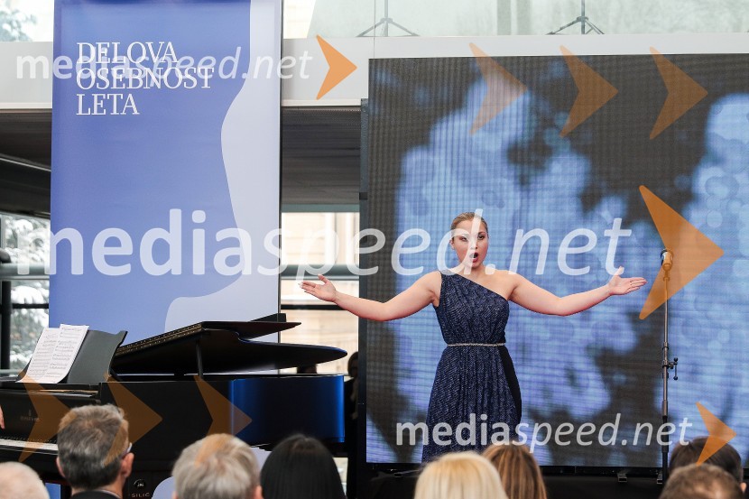  Eva Černe, pevkaDelova osebnost leta 2015 je Jure Poglajen