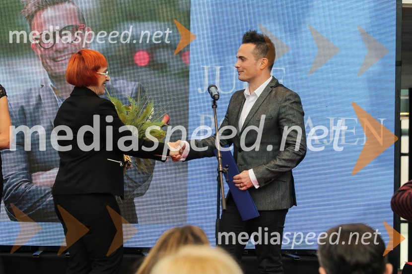  Mateja Babič Stermecki, odgovorna urednica časopisa Delo;  Jure  Poglajen, zobozdravnikDelova osebnost leta 2015 je Jure Poglajen