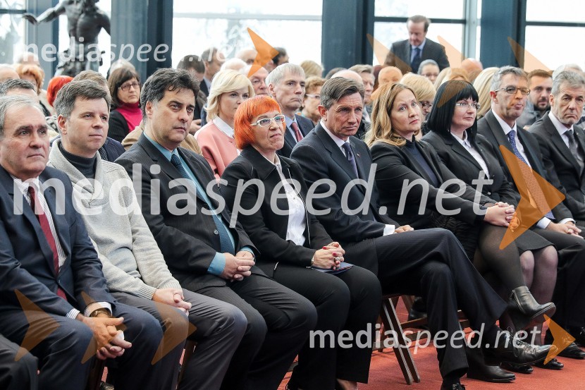  ... ;  Dejan Crnek, podžupan, Mestna občina Ljubljana, Lista Zorana Jankovića, predsednik športnega društva Narodni dom;  Mitja Bervar, predsednik Državnega sveta Republike Slovenije;  Mateja Babič Stermecki, odgovorna urednica časopisa Delo;  Borut Pahor, predsednik Republike Slovenije; mag. Irma Gubanec, predsednica uprave Delo d.d.;  Nataša  Luša, Delo d.o.o., prokuristka;  ... Delova osebnost leta 2015 je Jure Poglajen