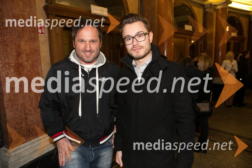  Alesh Maatko, novinar;  Simon Rosc, novinar časopisa Svet24Borut Pahor gost oddaje Na žaru