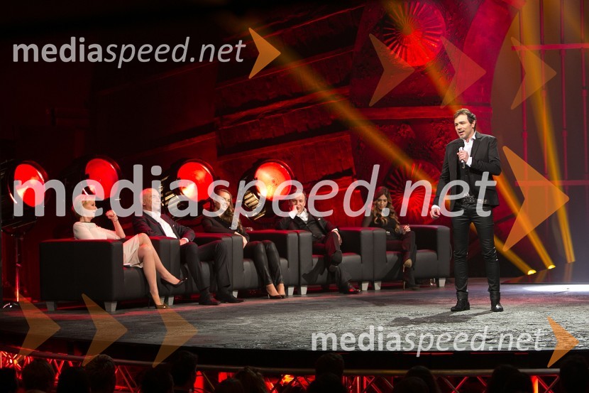  Darja Zgonc, voditeljica, 24ur;  Ivo Boscarol, generalni direktor Pipistrel d.o.o.;  Tina Maze, nekdanja smučarka ;  Bojan Emeršič, igralec;  Eva Irgl, poslanka;  Lado Bizovičar, igralecBorut Pahor gost oddaje Na žaru