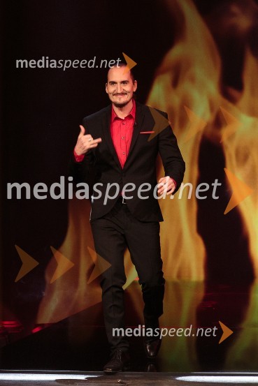  Vid  Valič, stand-up komik, voditeljBoris Kobal gost oddaje Na žaru