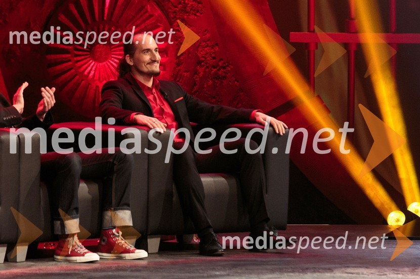  Vid  Valič, stand-up komik, voditeljBoris Kobal gost oddaje Na žaru