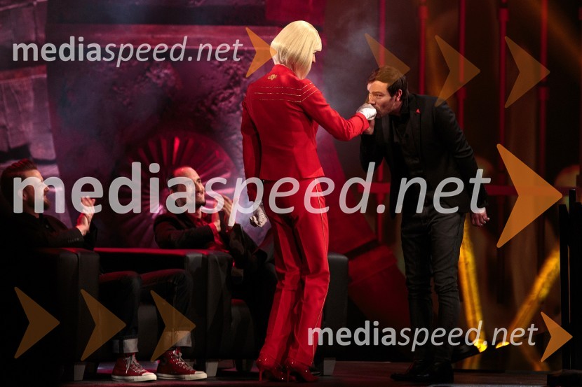  Tomaž Mihelič - Marlenna, član skupine Sestre;  Lado Bizovičar, igralecBoris Kobal gost oddaje Na žaru