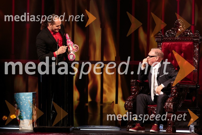  Vid  Valič, stand-up komik, voditelj;  Boris Kobal, igralecBoris Kobal gost oddaje Na žaru