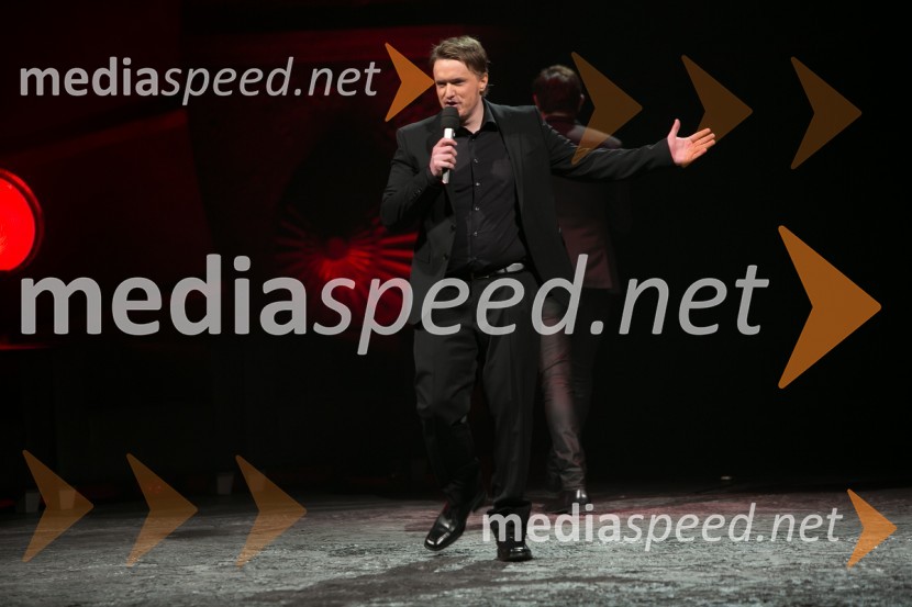  Uroš Kuzman, stand up komikBorut Pahor gost oddaje Na žaru