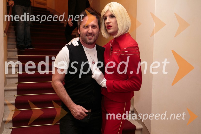  ... ;  Tomaž Mihelič - Marlenna, član skupine SestreBoris Kobal gost oddaje Na žaru