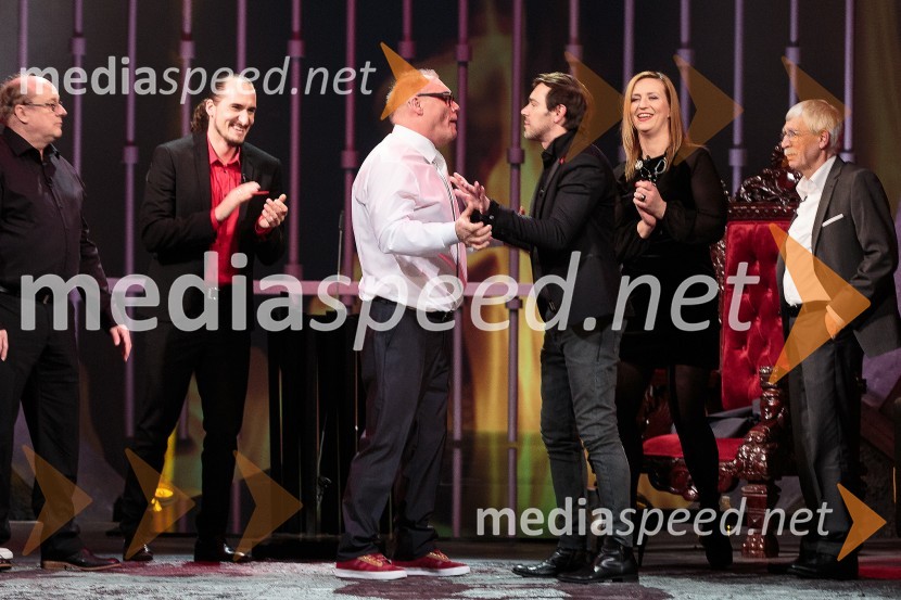  Gojmir Lešnjak Gojc, igralec;  Vid  Valič, stand-up komik, voditelj;  Boris Kobal, igralec;  Lado Bizovičar, igralec;  Nina Valič, igralka; dr. Ciril Ribičič, pravnikBoris Kobal gost oddaje Na žaru