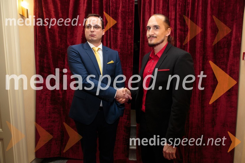  ... ;  Vid  Valič, stand-up komik, voditeljBoris Kobal gost oddaje Na žaru