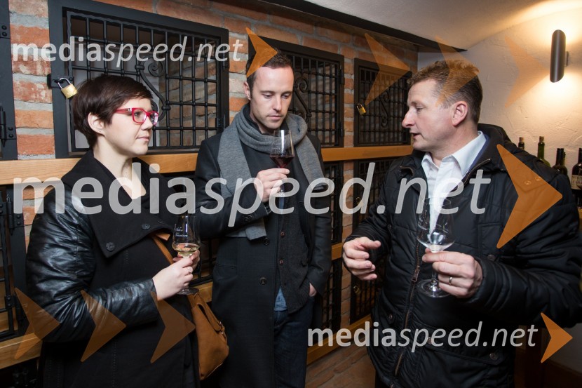  Katja Boh, izvršna direktorica Mediaspeed;  Matjaž Tavčar, fotograf;  Danilo Steyer,  Steyer VinaMediaspeed 14. rojstni dan in ponovoletno druženje