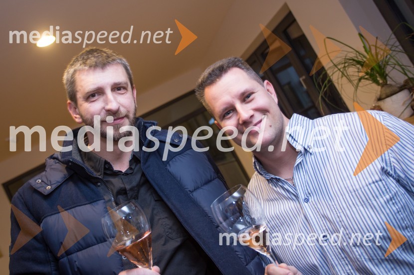  Viki Vukan, glavni urednik avtomobilizma Mediaspeed;  Tine Zorec, fotografMediaspeed 14. rojstni dan in ponovoletno druženje