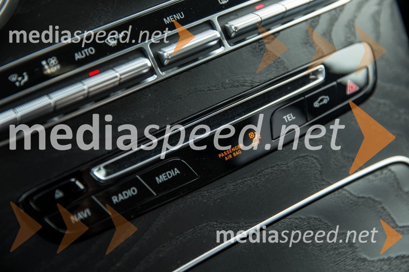 Mercedes-Benz GLC 220d 4Matic, prečiščena sredinska konzola Mercedes-Benz GLC 220d 4Matic, mediaspeed test