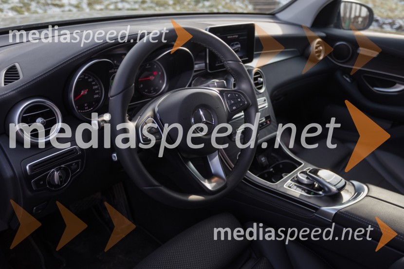 Mercedes-Benz GLC 220d 4Matic, primerno zadebeljen volanski obročMercedes-Benz GLC 220d 4Matic, mediaspeed test