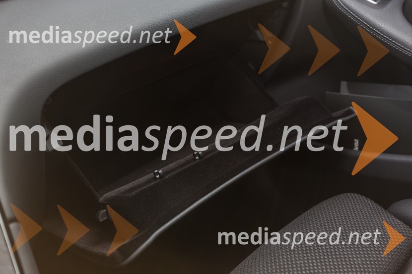 Mercedes-Benz GLC 220d 4Matic, predal pred sovoznikom Mercedes-Benz GLC 220d 4Matic, mediaspeed test