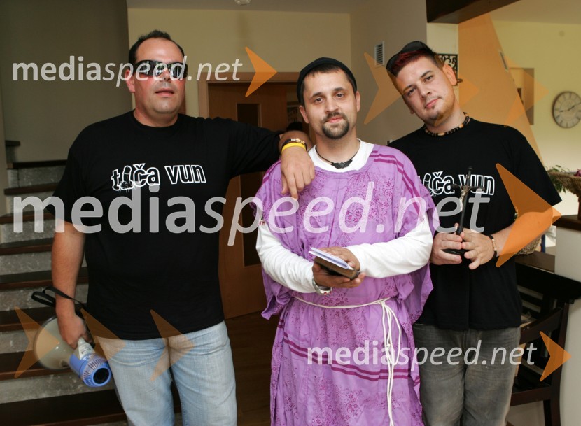 Reporter Milan (od leve): Matjaž Šalamun - Šalca, Dejan Vedlin in Tine KrižaničAnita Valher in Tomaž Mlakar - poroka