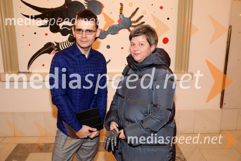  Alan Kavčič, predstavnik za odnose z javnostmi SNG Maribor;  Mojca Redjko, direktorica in umetniška vodja, Lutkovno gledališče MariborRazlogi za srečo, premiera predstave