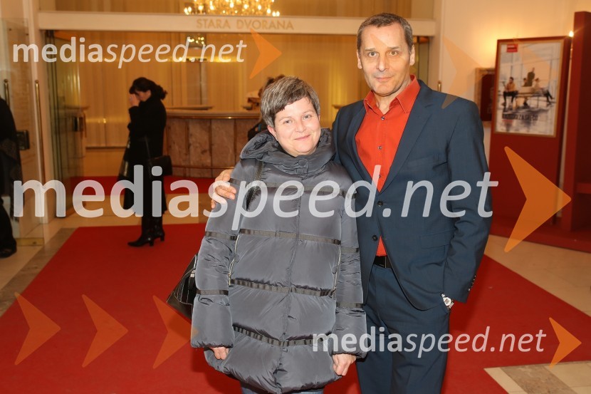  Mojca Redjko, direktorica in umetniška vodja, Lutkovno gledališče Maribor;  Danilo Rošker, direktor SNG MariborRazlogi za srečo, premiera predstave