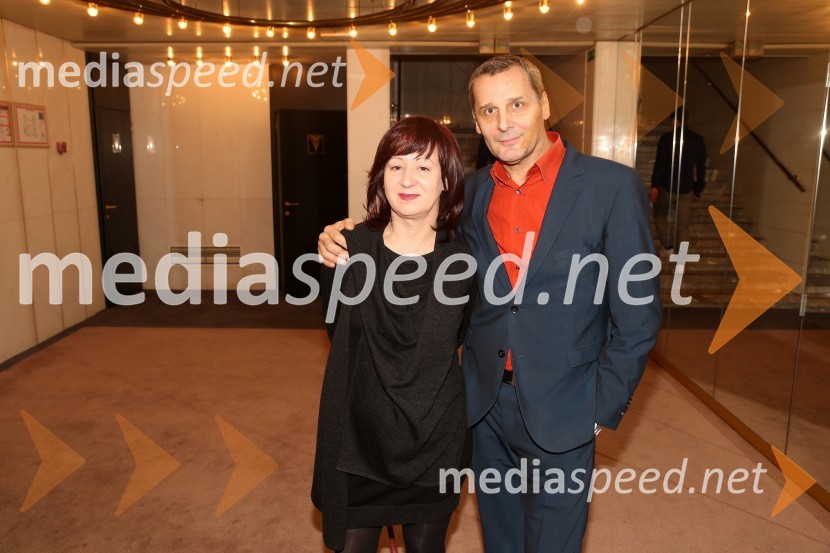  Diana Koloini, umetniška direktorica, Drama SNG Maribor;  Danilo Rošker, direktor SNG MariborRazlogi za srečo, premiera predstave