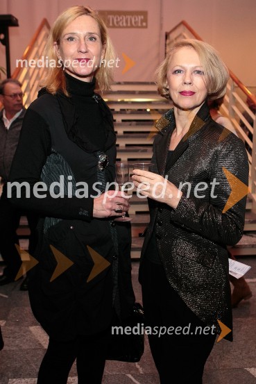  Karin Košak Arzenšek, lastnica, Galerija Feniks;  Mojca Makuc, modna oblikovalkaPijem, ker sem pač žejna, premiera monokomedije