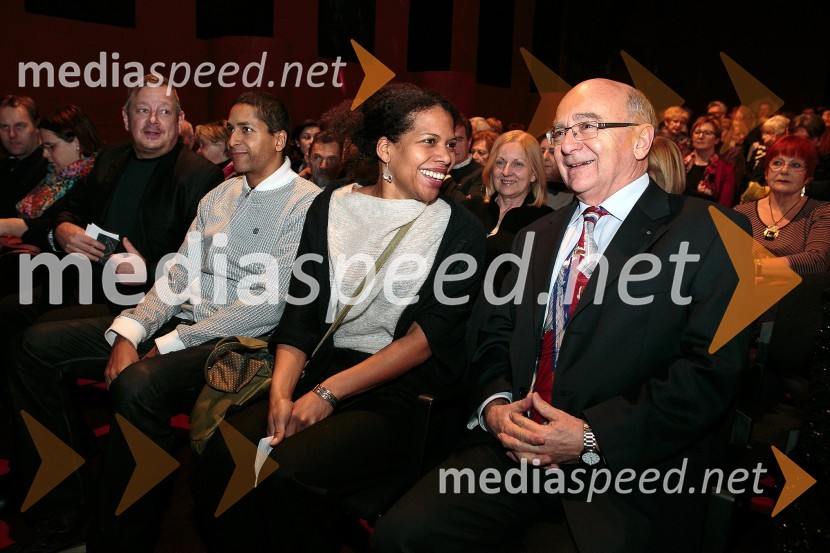  Robert Waltl, direktor, Mini teater;  Joseph Nzobandora - Jose, raper, Murat & Jose;  Maša Kagao Knez, koreografinja;  Mitja Rotovnik, nekdanji direktor Cankarjevega domaPijem, ker sem pač žejna, premiera monokomedije