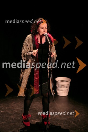  Polona Vetrih, igralkaPijem, ker sem pač žejna, premiera monokomedije