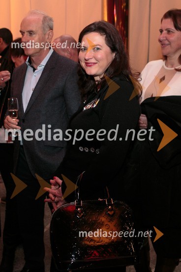 Pijem, ker sem pač žejna, premiera monokomedije