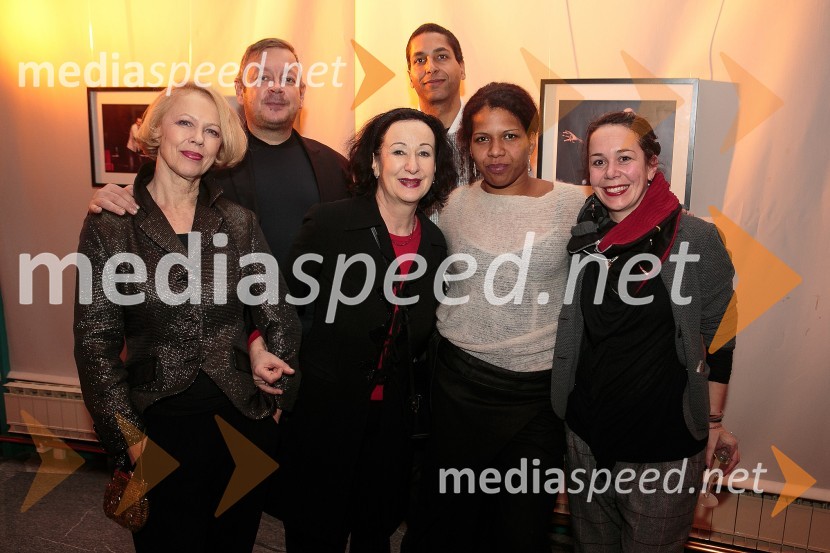  Mojca Makuc, modna oblikovalka;  Robert Waltl, direktor, Mini teater;  Polona Vetrih, igralka;  Joseph Nzobandora - Jose, raper, Murat & Jose;  Maša Kagao Knez, koreografinja;  ... Pijem, ker sem pač žejna, premiera monokomedije