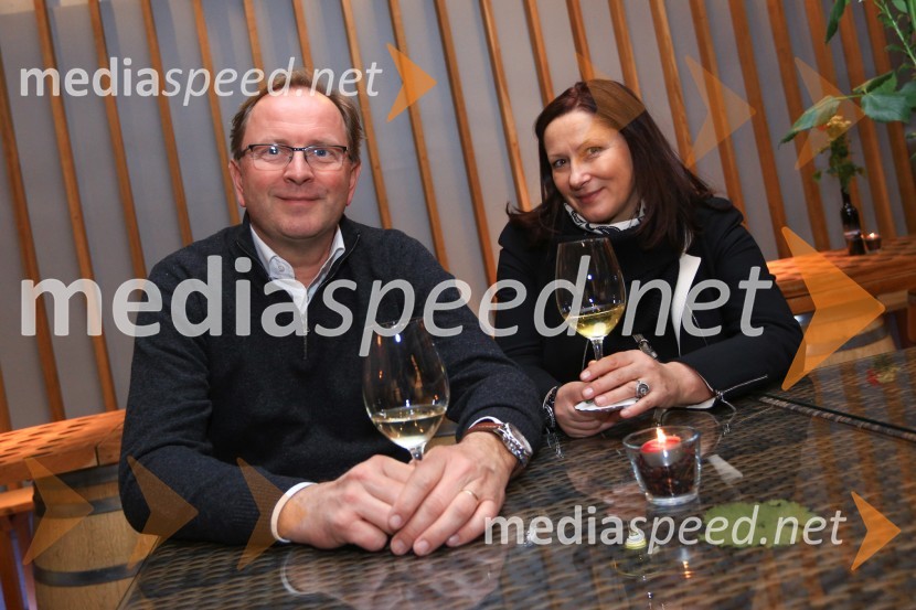  Andrej Malgaj, lastnik in direktor podjetja Avtohiša Malgaj;  Blanka Malgaj14. srečanje prijateljev hiše vin Doppler