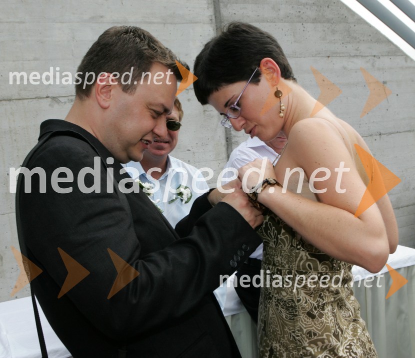 Sašo Papp, jutranji moderator Radia Center in soproga Lenja Faraguna PappAnita Valher in Tomaž Mlakar - poroka