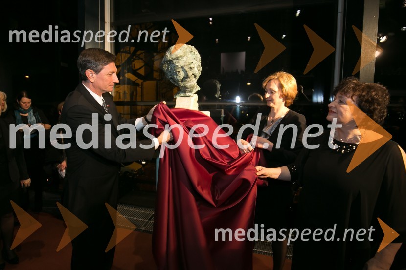  Borut Pahor, predsednik Republike Slovenije; dr. Barbara Jaki, direktorica Narodne galerije; mag. Julijana Bizjak Mlakar, ministrica za kulturoOdprtje prenovljene Narodne galerije