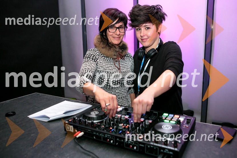  Marjeta Stariha, Agencija 2M d.o.o.;  Urška Stariha1. modna revija Okusi modo