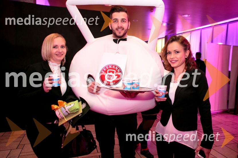  Maja Feterikova, 2. mesto na izboru Naj slovenski natakar/natakarica 2015;  Suzana Počivalšek1. modna revija Okusi modo