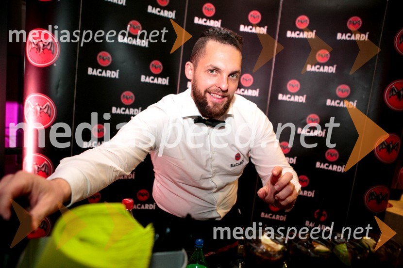  Alen  Kralj, barman, Merit International d.o.o.1. modna revija Okusi modo