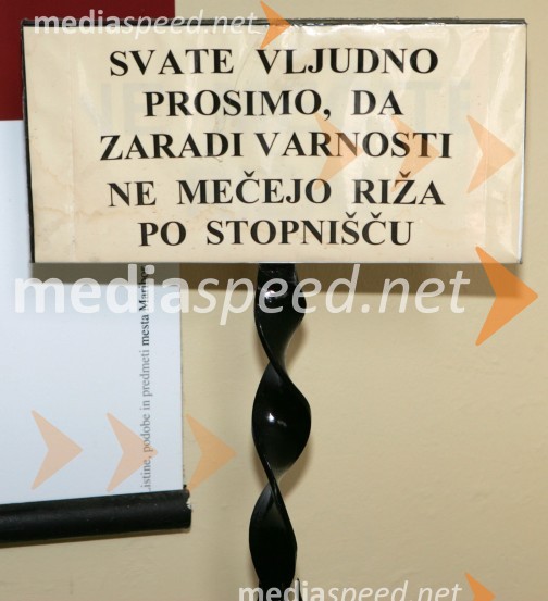 Zanimiv napis na matičnem uraduAnita Valher in Tomaž Mlakar - poroka