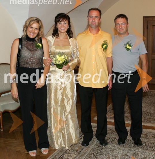 Anita Valher in Tomaž Mlakar s poročnima pričamaAnita Valher in Tomaž Mlakar - poroka