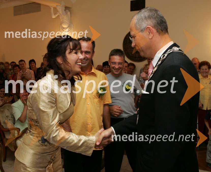 Anita Valher in Tomaž Mlakar ter Boris Sovič, mariborski župan v letih 1998-2006Anita Valher in Tomaž Mlakar - poroka