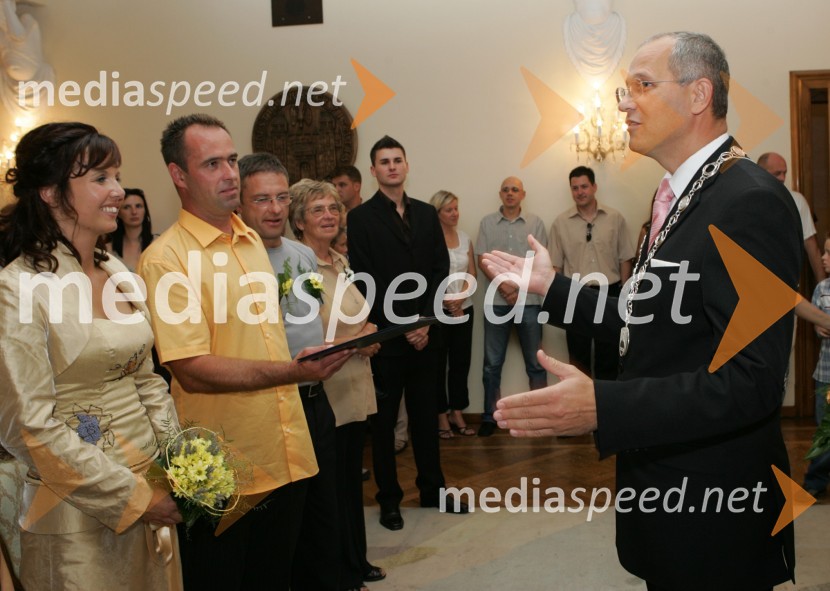 Anita Valher in Tomaž Mlakar ter Boris Sovič, mariborski župan v letih 1998-2006Anita Valher in Tomaž Mlakar - poroka