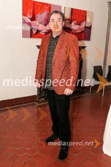  Marjan Bunič, pevec, voditelj, Radio OgnjiščeMuzikal Cvetje v jeseni bo doživel 100. ponovitev