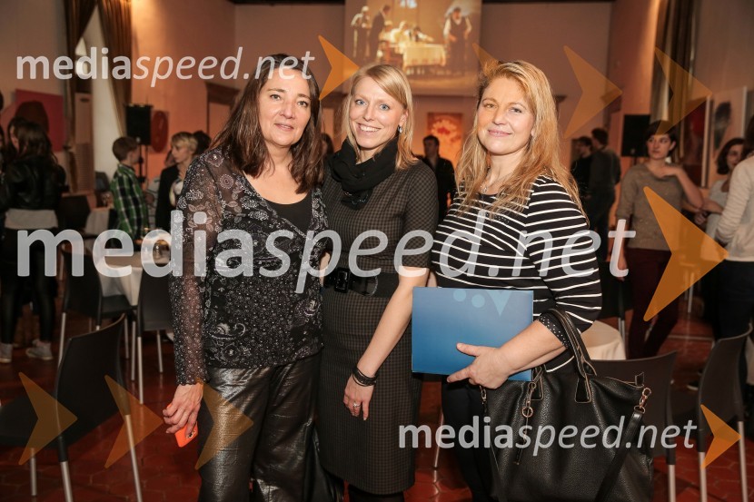  Miša Stanko, producentka, Cvetje v jeseni;  Monika Golob, predstavnica za odnose z javnostmi;  Marta RojnikMuzikal Cvetje v jeseni bo doživel 100. ponovitev