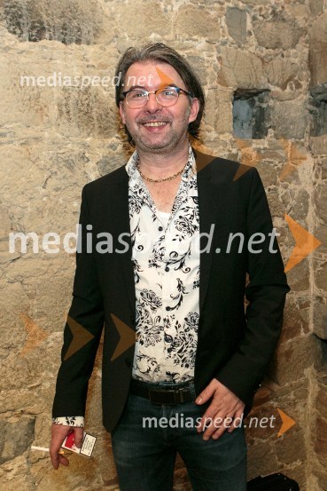  Robert Pešut - Magnifico, glasbenikZabava Planet TV, predstavitev nove pomladanske programske sheme in oddaje Bilo je nekoč