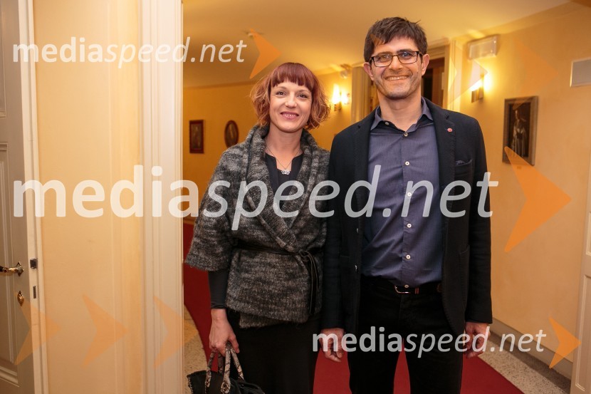  Urša Manček, Formitas;  Matjaž Rakovec, predsednik Hokejske zveze SlovenijeOutstanding 2015, podelitev nagrad
